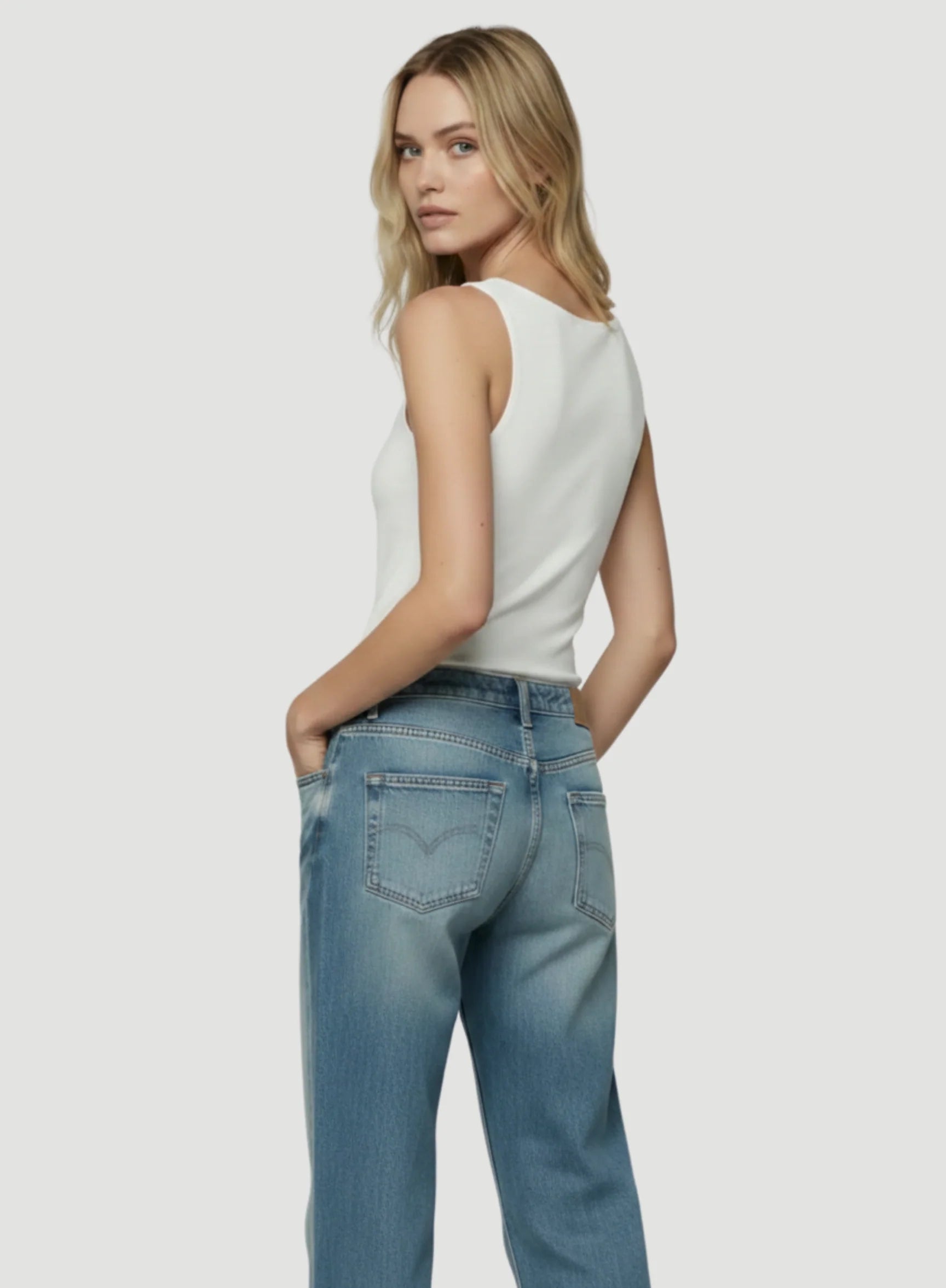 Camiseta sin mangas con cuello redondo y borde merrow suave al tacto