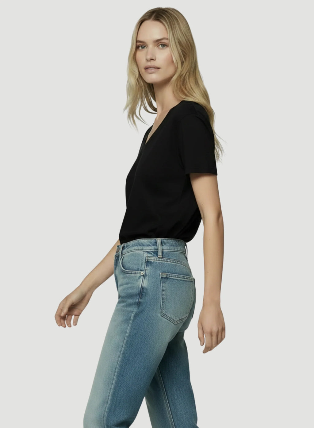 Camiseta de cuello de pico, manga corta y corte semirelax de algodón y lyocell